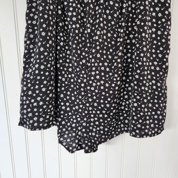 Dress Forum 'Hailey Babydoll' Ditzy Floral Black Romper Small - Picture 5 of 8